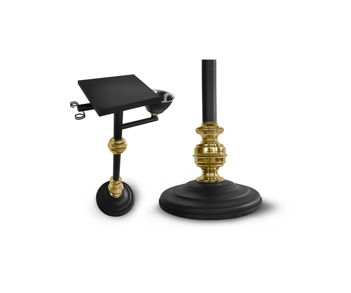 Rednerpult-mit-Heiligwasser-Schale